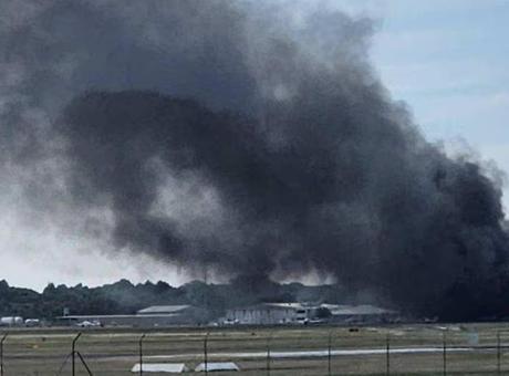 Güney Avustralya'da Korkunç Uçak Kazası: Hangarda Yangın Çıktı
