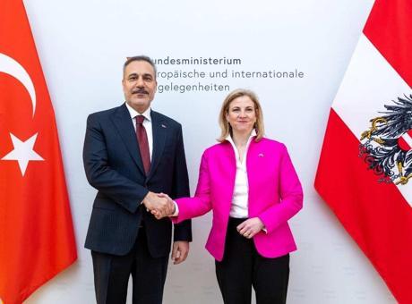 Dışişleri Bakanı Hakan Fidan, Avusturya'da Uluslararası İşler Bakanı Meinl-Reisinger ile Görüştü