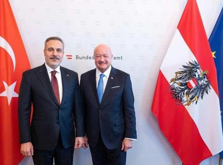 Dışişleri Bakanı Hakan Fidan, Avusturya Başbakanı Stocker ile Görüşme Gerçekleştirdi