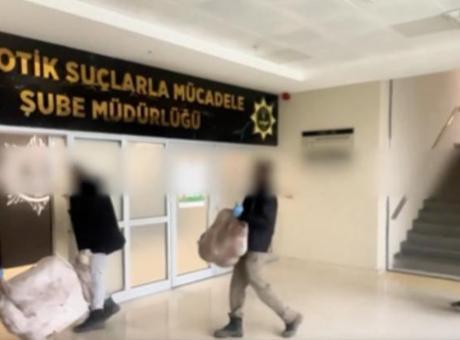 Van'da 240 Kilo Uyuşturucu Madde Ele Geçirildi, 5 Şüpheli Yakalandı