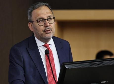 Dr. Mehmet Kasapoğlu, Kamu Yönetimi Öğrencilerine Tarih ve Sosyoloji Rehberliğini Önerdi