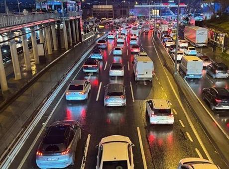 İstanbul Trafik Yoğunluğu Akşam Saatlerinde Yüzde 87'ye Ulaştı