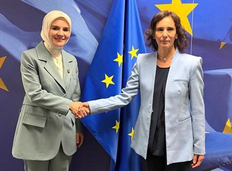 Aile ve Sosyal Hizmetler Bakanı Göktaş, Brüksel'de Türk Mahallesi'ni Ziyaret Etti