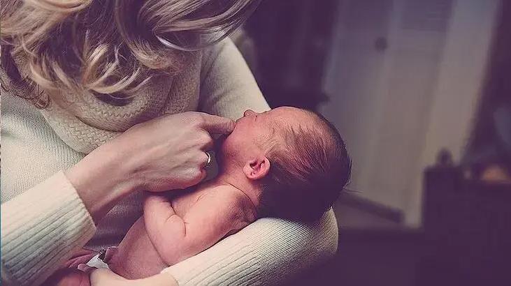 Resmi Gazete'de Duyuruldu: Doğum İzni Süresi 24 Haftaya Çıkarıldı