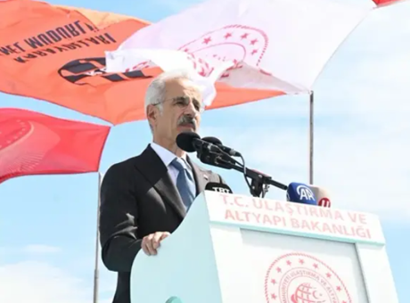 Ulaştırma ve Altyapı Bakanı Uraloğlu'ndan Müjdeli Haber: Seyahat Süresi 3 Saat 40 Dakikadan 1 Saat 35 Dakikaya İniyor