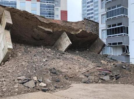 Tokat'ta Sağanak Yağış Felakete Yol Açtı: İstinat Duvarı Çöktü, Araç Sürüklendi