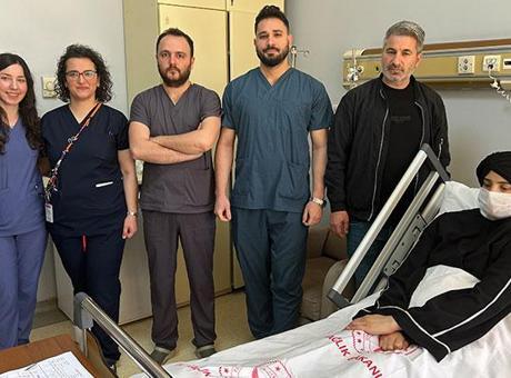 Hamile Kadına Doğum Anında Beyin Ameliyatı: Hem Anne Hem Bebek Sağlığına Kavuştu