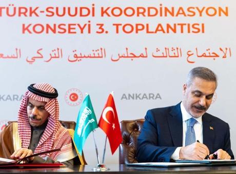 Türkiye ve Suudi Arabistan'dan Tarihi Vize Muafiyeti Anlaşması