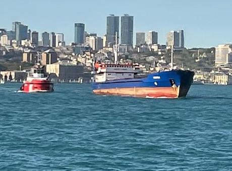 İstanbul Boğazı'nda Gemideki Arıza Sebebiyle Trafik Durduruldu