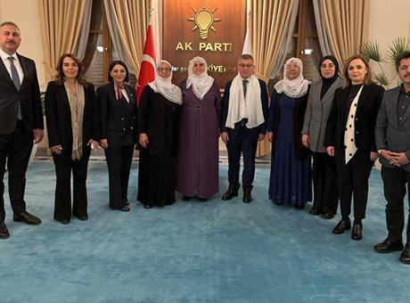 Barış Anneleri, Anneler Günü Kapsamında AK Parti'yi Ziyaret Etti