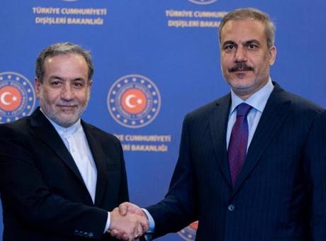 Dışişleri Bakanı Hakan Fidan, İranlı Mevkidaşı Abbas Arakçi ile Telefon Görüşmesi Gerçekleştirdi