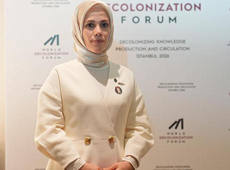 Esra Albayrak: Eski Dünyanın Çöküşü, Yeni Dünyanın İnşası Yolda