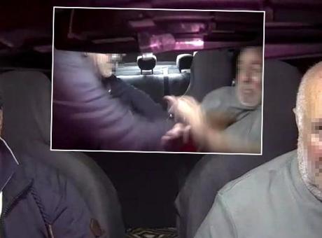 İzmir'de Taksiciye Bıçaklı Gasp Girişimi: Sağlık Durumu İyi