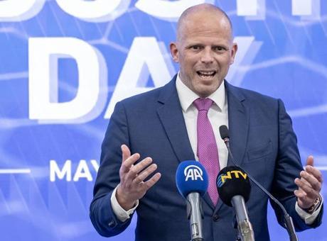 Belçika Savunma Bakanı Francken: Türkiye Savunma Sanayisinde Bizden İleri