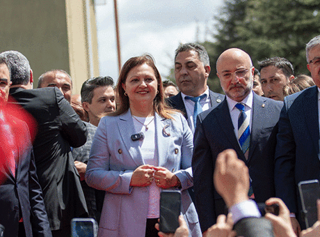Burcu Köksal'a Mehter Takımı Eşliğinde Coşkulu Karşılama