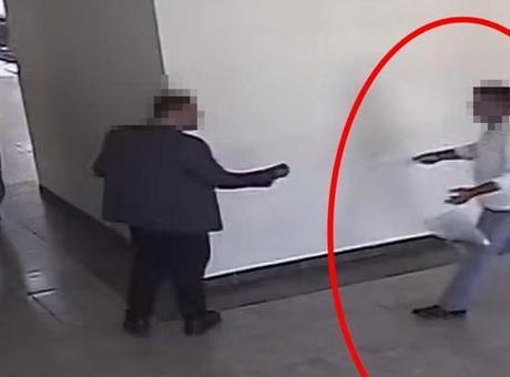 Sivrihisar'da Başkan Habil Dökmeci'ye Yumruklu Saldırı: 1 Yaralı, 1 Gözaltı