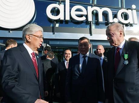 Cumhurbaşkanı Erdoğan, Astana’da Yapay Zeka Merkezini Ziyaret Etti