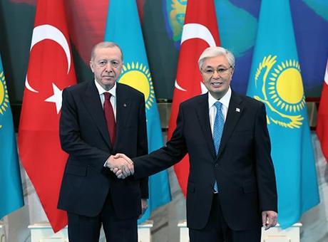 Cumhurbaşkanı Erdoğan'ın Kazakistan Ziyareti Orta Asya'da Ses Getirdi: Türkiye, Yeni Jeopolitik Merkez Oluyor