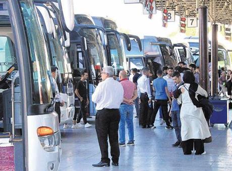 Bayram Sırasında Şehirler Arası Ulaşımda Yoğunluk Artıyor