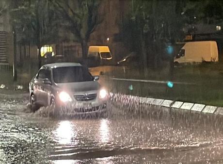 Kayseri'de Şiddetli Sağanak Yağış Hayatı Olumsuz Etkiledi