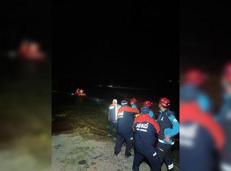 Bursa’da Ferakete Yol Açan Su Yükselmesi: 4 Kişi Mahsur Kaldı