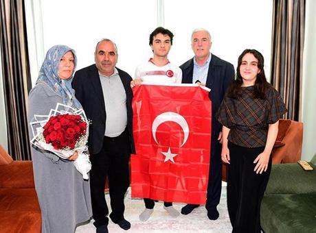 CİMER'e Yazdığı Bayrak Talebi Duyguları Dörttü: 'Bu Durum Beni Çok Üzdü'