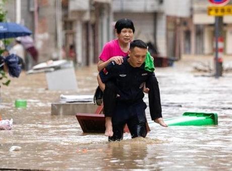 Çin’de Şiddetli Yağışlar Sel Felaketine Neden Oldu: 10 Kişi Hayatını Kaybetti