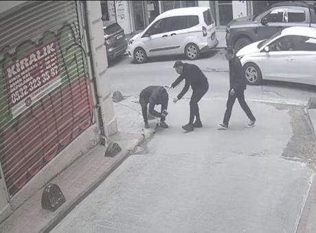 Beyoğlu'nda Cam Parçası Saldırısı: 7 Dikiş Atılan Yaralı Hastanede Tedavi Altına Alındı