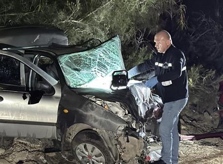Adana'da Feci Kaza: Genç Ebeveynler Hayatını Kaybetti, Çocukları Yaralandı