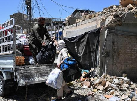 Pakistan'da Güvenlik Treni Hedef Alındı: 47 Can Kaybı