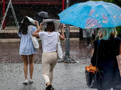 İstanbul için kritik hava durumu uyarısı: Meteoroloji ve AKOM'dan dikkat çeken açıklama