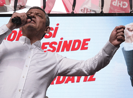 CHP'nin Geleceği: Özgür Özel'in Ayrılığında Seçmen Sadakati Ne Olacak?