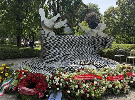 Solingen Irkçı Saldırısının Yıldönümünde Duygusal Anma Töreni
