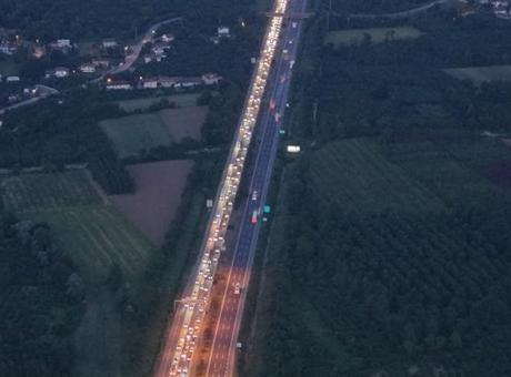Kurban Bayramı Sonrası İstanbul Yolunda Trafik Sıkışıklığı: Hız Sadece 20 Km/Saat!
