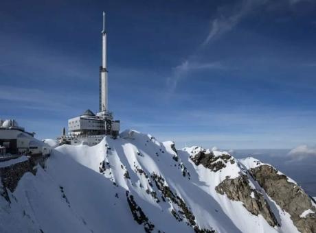 Emekli İstihbaratçıdan Şok İddia: Dünyanın Dört Kösesinde Gizli UFO Tesisleri