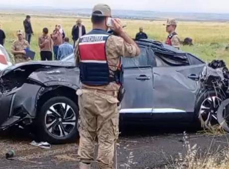 Diyarbakır'da Nişan Dönüşü Feci Kazada İki Kişi Hayatını Kaybetti