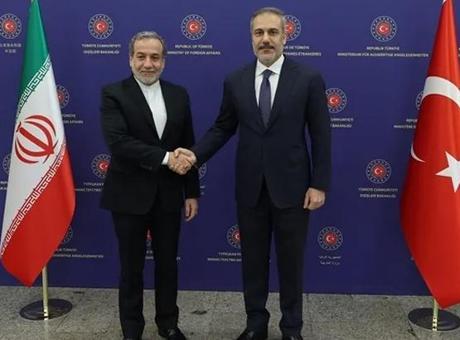 Dışişleri Bakanı Hakan Fidan, İranlı Meslektaşı Abbas Arakçi ile Görüşme Gerçekleştirdi