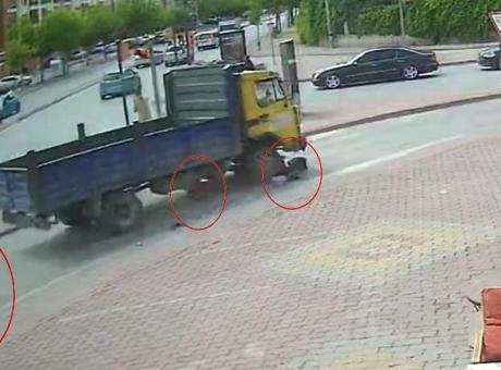 Konya'da Kamyonet Kazası: 3 Çocuk ve 1 Yetişkin Yaralı