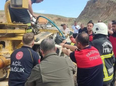 Kırıkkale'de Kepçe Devrildi: Operatör Ağır Yaralı