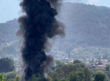 Pakistan'da Askeri Helikopter Kazası: Tüm Mürettebat Hayatını Kaybetti