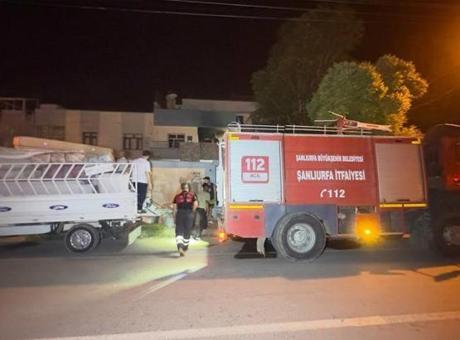 Şanlıurfa'da Yangın Panik Yarattı: Mahalle Sokağa Döküldü