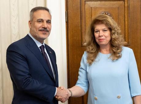 Dışişleri Bakanı Hakan Fidan, Bulgaristan Cumhurbaşkanı Yotova ile Görüştü