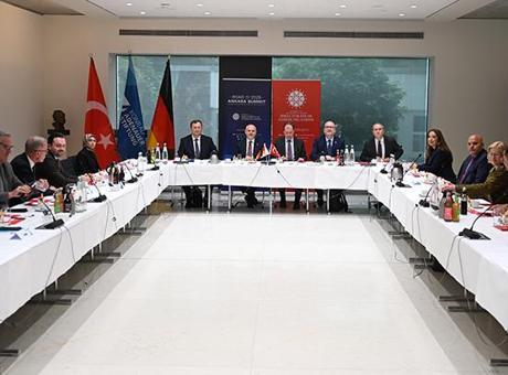 NATO Zirvesi Öncesi Stratejik Toplantı: Avrupa-Atlantik Güvenliğinin Geleceği Tartışıldı