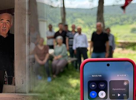 Kargın Mahallesi'nde İnternet ve Telefon Sorunu: Genç Nüfus Gidiyor