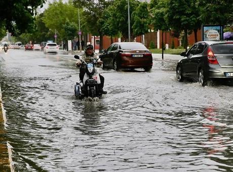AFAD'dan 22 İli Kapsayan Sarı Kodlu Meteorolojik Uyarı: Sel ve Dolu Riski