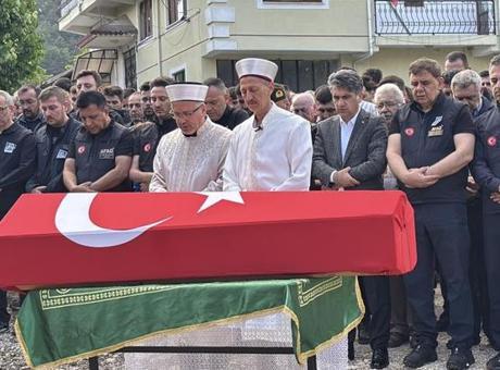 Rize'de AFAD Personeline Duygusal Veda: Görevi Başında Hayatını Kaybeden Kahramana Son Görev