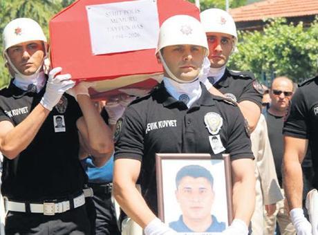 Şehit Polis Tayfun Baş, Son Yolculuğuna Dualarla Uğurlandı
