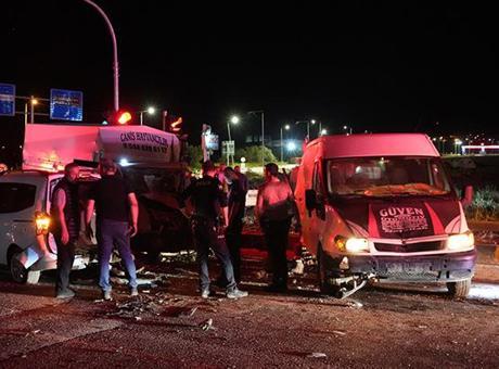 Niğde'de Zincirleme Kaza: 10 Yaralı
