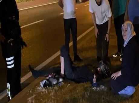 Bursa İnegöl'de Motosiklet Kazasında Anne, Yaralı Oğluna Destek Oldu