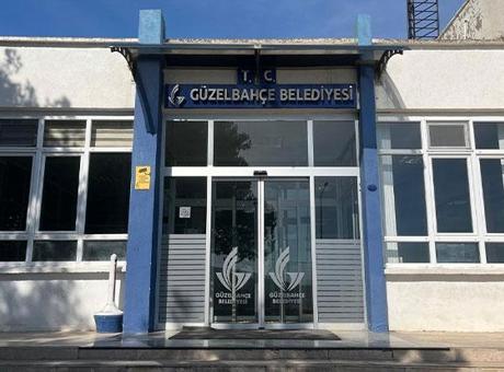 Seferihisar Belediyesi'nde Yolsuzluk Operasyonu: Eski Güzelbahçe Belediye Başkanı'nın Eşi Gözaltında